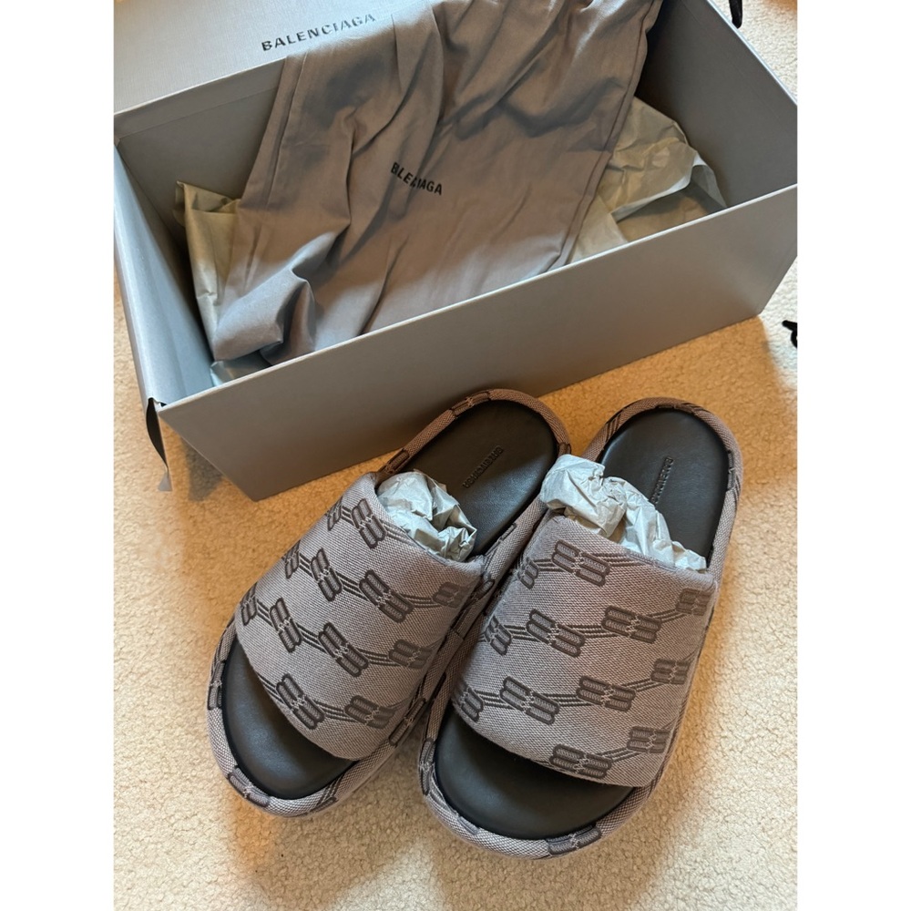 balenciaga slippers